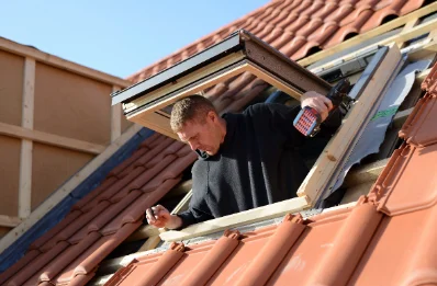 Pose de fenêtres de toit Velux à Jardin